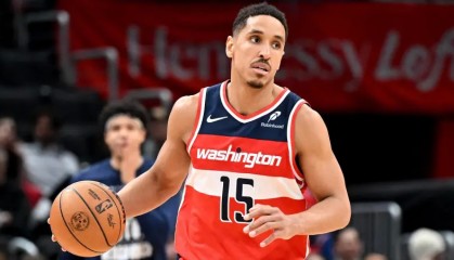 尼克斯总薪资低于二土线370万，剩一个老将底薪+二轮秀特例