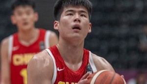 麦穗丰：陈家政的成熟程度不像青年队球员 千万别追求花哨动作